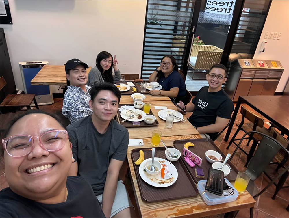 Mark Gaspar and group eating lunch